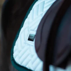 Equestrian Stockholm - Tapis de selle Dramatic Monday Modern blanc