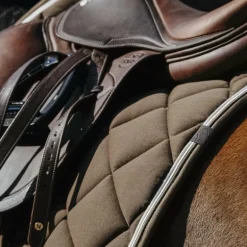 Equithème - Tapis de selle Classic marron foncé