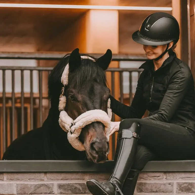 Kentucky Horsewear - Licol de transport mouton blanc